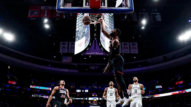 喬治抄球單臂暴扣　合體恩比德飆分做白工