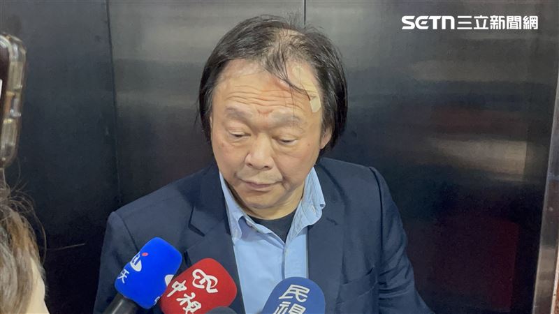 對於國三生割頸案，王世堅直言，「搞不好你下回看到他們還在監獄裡唸聖經、抄佛經」他說，若要懺悔，接受死刑以後到陰曹地府懺悔才對。（圖／記者楊士誼攝影）