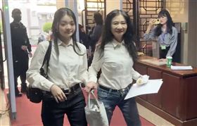 ▲應曉薇答辯強調自己絕無收賄，要法官「用虎頭鍘斬了林俊言」。（圖／翻攝畫面）