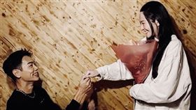 男星禾浩辰宣布向女友吳品潔求婚成功。（圖／翻攝自臉書）