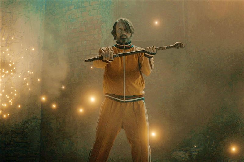 視李小龍為偶像的邁茲米克森，將在片中有大甩雙節棍的橋段。（圖／采昌國際多媒體 提供）