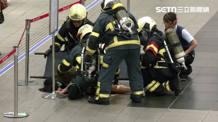 警消模擬救援。（圖／翻攝畫面）
