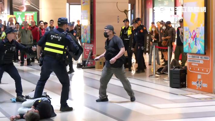 警匪對峙演練。（圖／翻攝畫面）