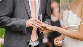 新郎新娘，結婚(圖／Pexels)