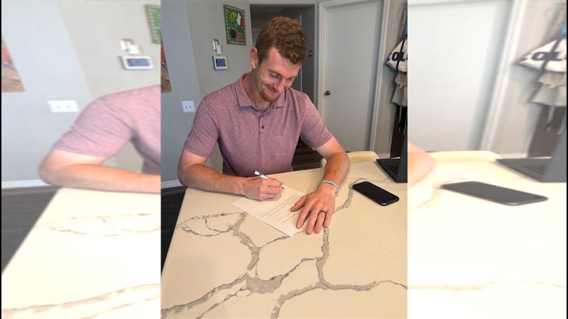 樂天桃猿簽下魔爾曼（Kyle Marman）。（圖／樂天桃猿提供）