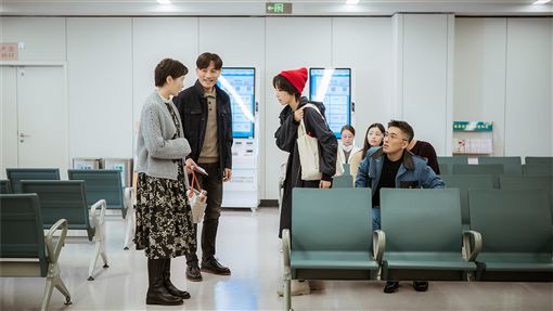 48歲媽媽再婚懷孕！女星傻眼變看護幫安胎