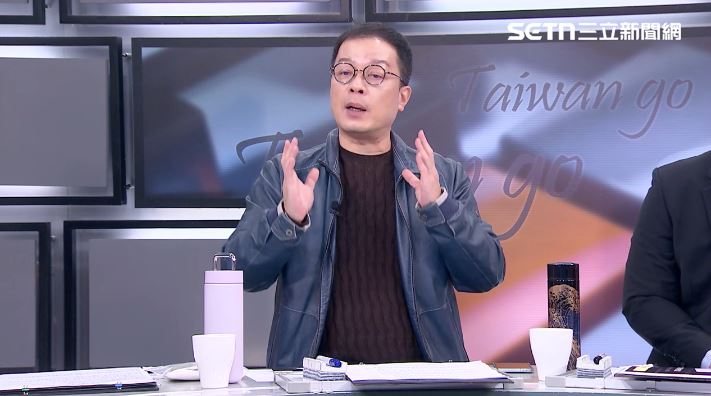 鍾年晃解析藍白合。（圖／前進新台灣）