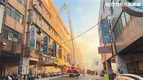 苗栗,市區,商辦,大樓,火警,燒傷,命危,住戶,女子（圖／翻攝畫面）