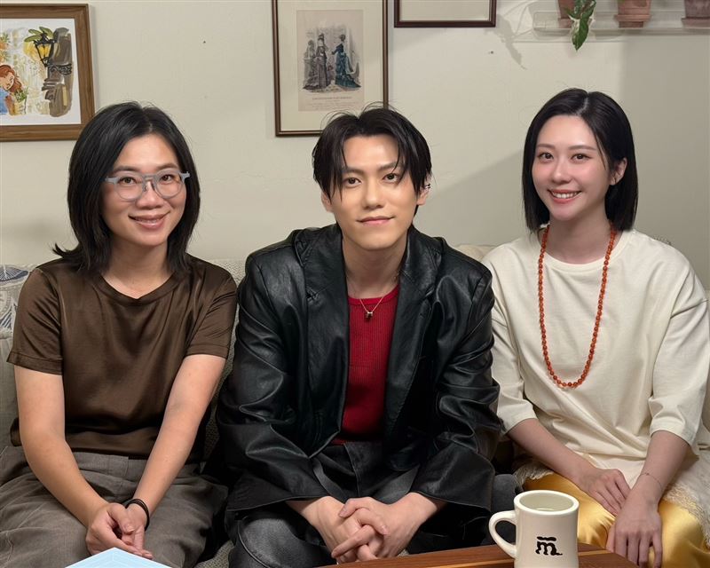 張景嵐與游沛宸Yuyu合作主持全新Podcast節目「好丫」持續熱播，本週邀來主演BL劇《關於未知的我們》而爆紅的邱宇辰擔任來賓暢聊。（圖／百鴻揚娛樂、menomeno X 人類圖畫館提供）