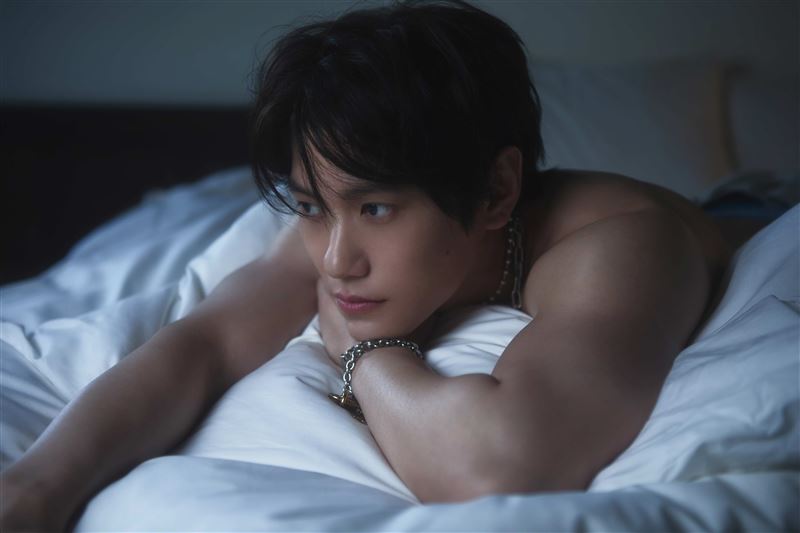 邱宇辰出道20年送驚喜大禮，新歌〈CINDER KISS〉單曲封面。（圖／百鴻揚娛樂提供）