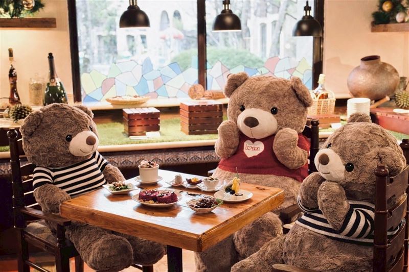 一泊二食專案可預訂主題晚餐「萌熊餐桌」，以限定料理結合主廚私房風味，打造冬季最暖心的圍爐時刻。（圖／飯店旅宿業者提供）