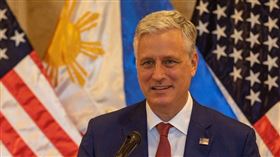 美國情報顧問歐布萊恩點名淘寶，恐威脅台灣資安風險。（圖／翻惡Ｘ＠robertcobrien）