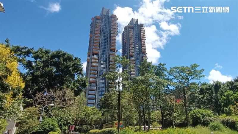 神秘富豪今年8月以8.1億無貸款一口氣買下「One&nbsp;Park&nbsp;Taipei元利信義聯勤」22樓2戶，不僅變成周董與江蕙鄰居，單價也以1坪267.2萬一舉登榜今年豪宅王。（圖／記者陳韋帆攝影）