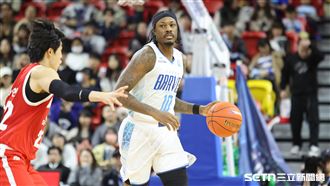 勇士浪費12分領先吞敗　成對手紀錄夜苦主