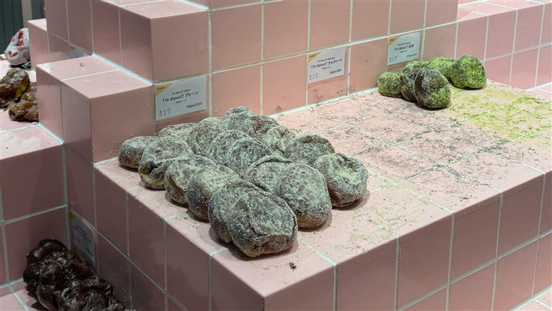 日本爆紅甜甜圈　網：像在廁所吃早餐