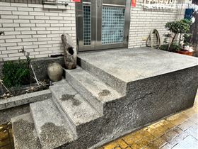 新北,瑞芳,刺傷,持刀,民宅,階梯。（圖／翻攝畫面）