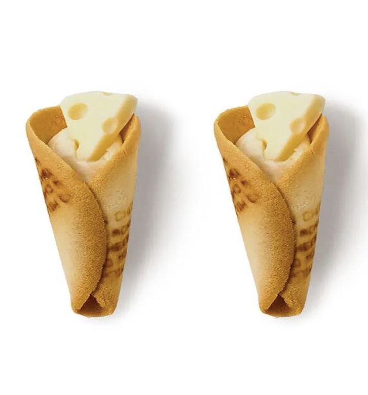 SNOW MILK CHEESE以散發濃郁奶油香氣、口感酥脆的起司貓舌餅為基底。(圖/日本OMIYAGE振興會提供)