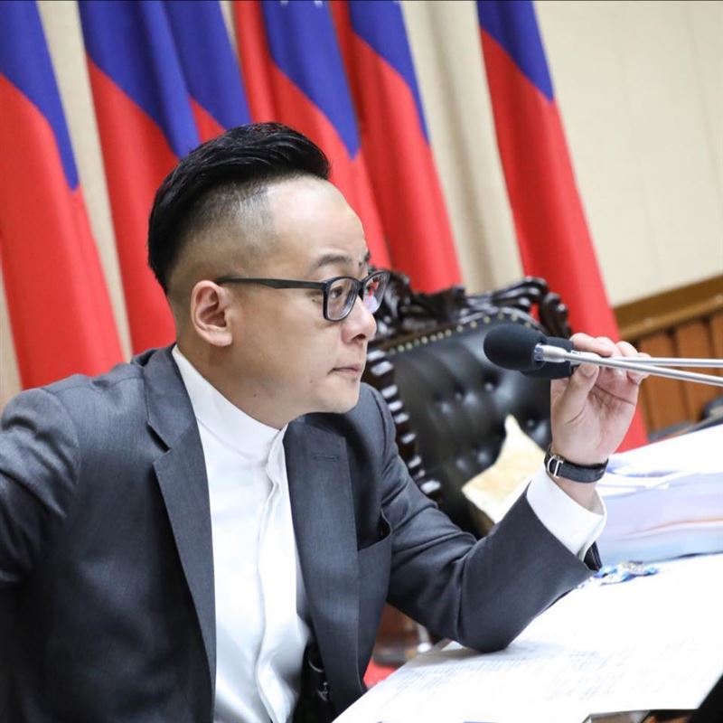 民進黨選對會24日達成共識，建議徵召基隆市議會議長童子瑋參選基隆市長。（圖／翻攝自童子瑋臉書）