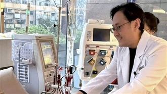 洗腎室變演唱會現場　院長紅了眼眶吐心聲