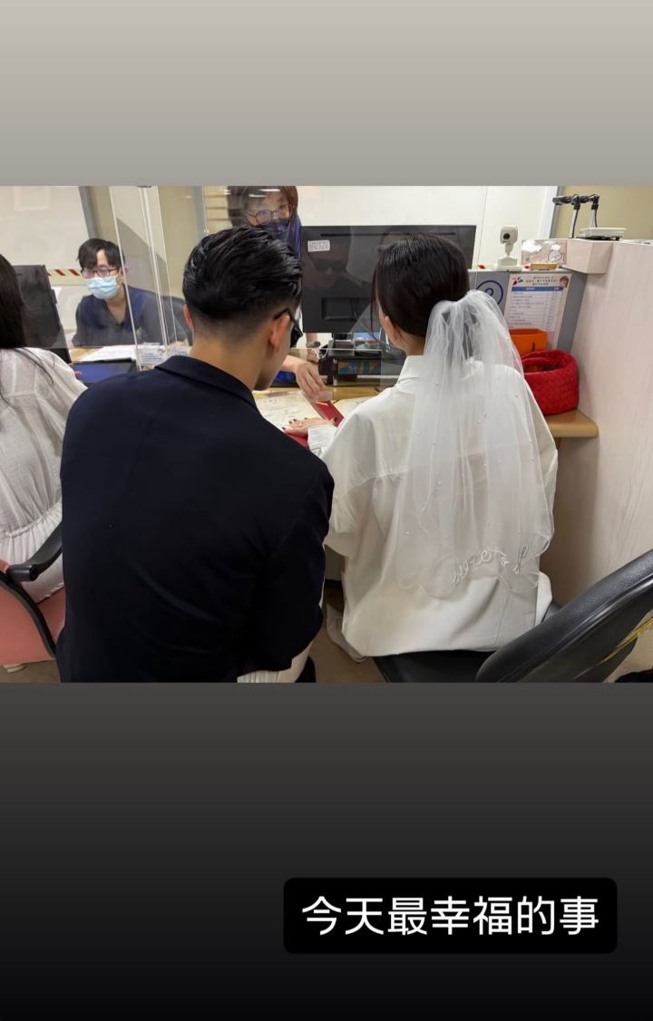 王柏傑現身戶政事務所。（圖／翻攝自IG）