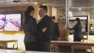 金正恩「深情摟女兒」照片曝！北韓人看吐