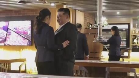 金正恩「深情摟女兒」照片曝！北韓人看吐