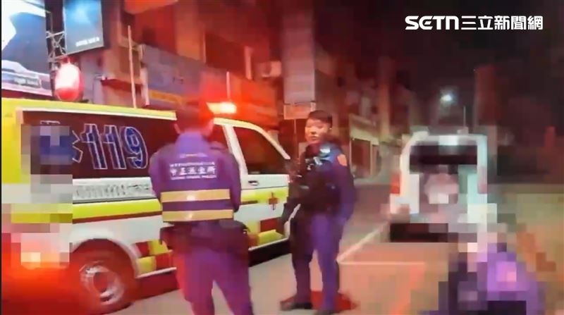 警消趕抵現場衝突已經平息,現場一共三人送醫。(圖/翻攝畫面)
