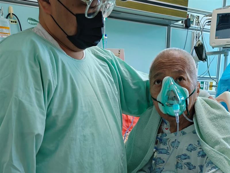 蕭敬騰愛妻林有慧回憶和爸爸林光寧在病房裡的最後時光。（圖／翻攝自林有慧ＩＧ)