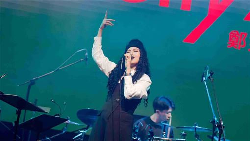 女歌手才剛當媽！震撼張文殘忍行徑心碎了