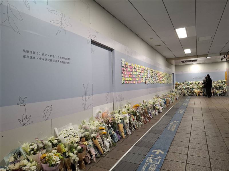 北捷12月25日起設置余家昶悼念牆。(圖／北捷提供）