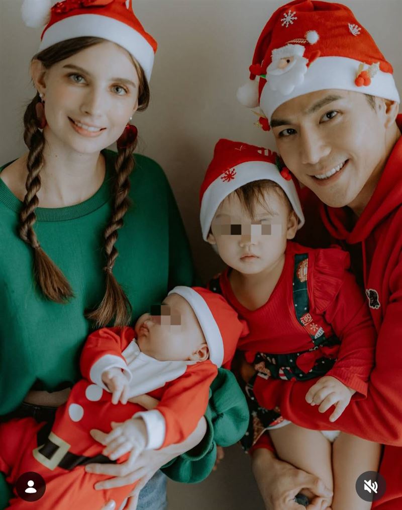 祖雄一家四口同框。（圖／翻攝自祖雄IG）