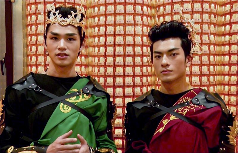 黃登楷（右）、王品澔（左）分別飾演順風耳與千里眼。（圖／民視提供）