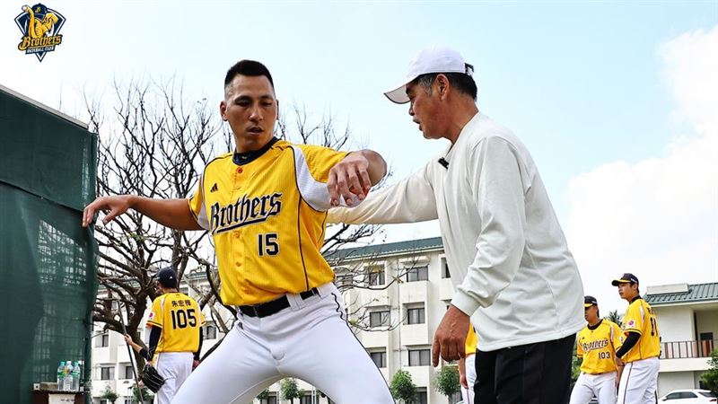 中信兄弟今年2月春訓，曾邀請工藤公康擔任客座投手教練（圖／中信兄弟提供）