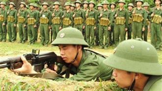 越南軍隊不戴鋼盔，卻戴木製「綠帽」？