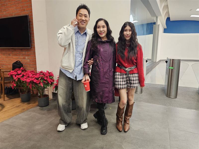 余祥銓（左起）、李亞萍、柔柔今天上節目。（圖／記者蔡維歆攝影）