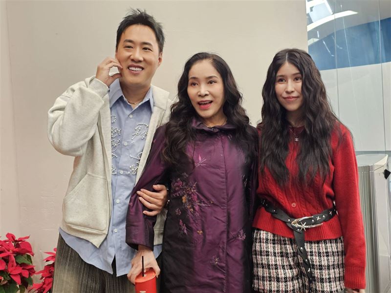 余祥銓（左起）、李亞萍、柔柔今一起上節目。（圖／記者蔡維歆攝影）