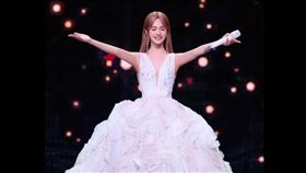 網傳楊丞琳、李榮浩與杜強皆為舊識，過去亦有歌曲合作紀錄，彼此交情因此被外界關注。（圖／翻攝自楊丞琳FB）