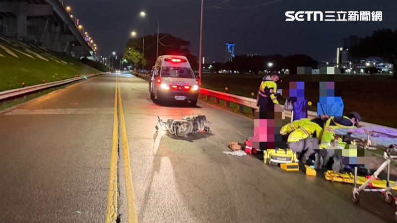 後座的68歲的母親臉部及下巴受傷，當場沒了呼吸心跳，緊送台北醫院救治，所幸，經搶救於今天（26日）一度恢復生命徵象，但仍重傷不治。（圖／翻攝畫面）