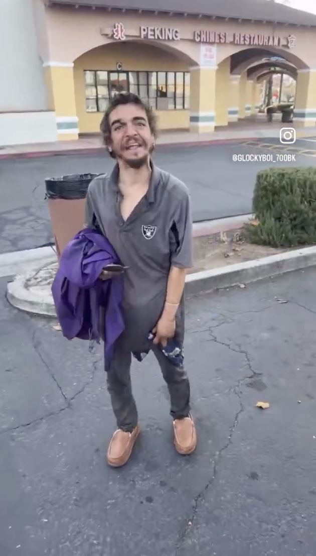 泰勒蔡斯外型暴瘦、衣著髒亂。（圖／翻攝自X）