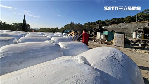 「垃圾太空包」臭水橫流　環保局說話了