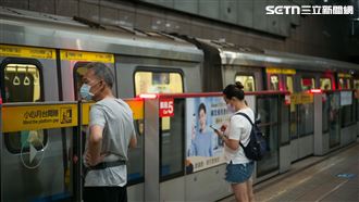 搭捷運弄丟悠遊卡　醉翁亂揮雨傘破壞閘門