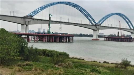 出遊變調！施工便橋1疏忽害一家五口殞命