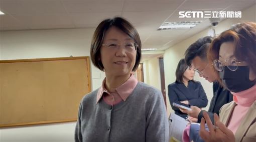 政院拍板修法立委赴中納管　翁曉玲嗆無聊