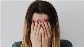 女生，害怕，哭泣（示意圖／Pexels）