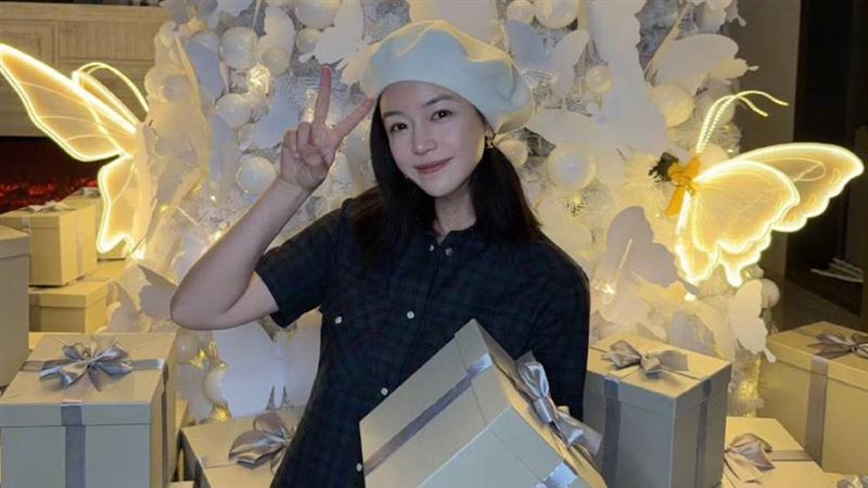 陳妍希聖誕曬9歲兒正臉　網驚：酷似陳曉