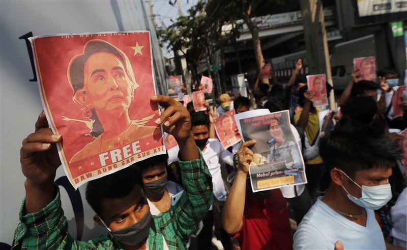 翁山蘇姬目前仍被關押在監獄中，其健康狀況不得而知，引發外界擔憂。（圖／美聯社／達志影像）