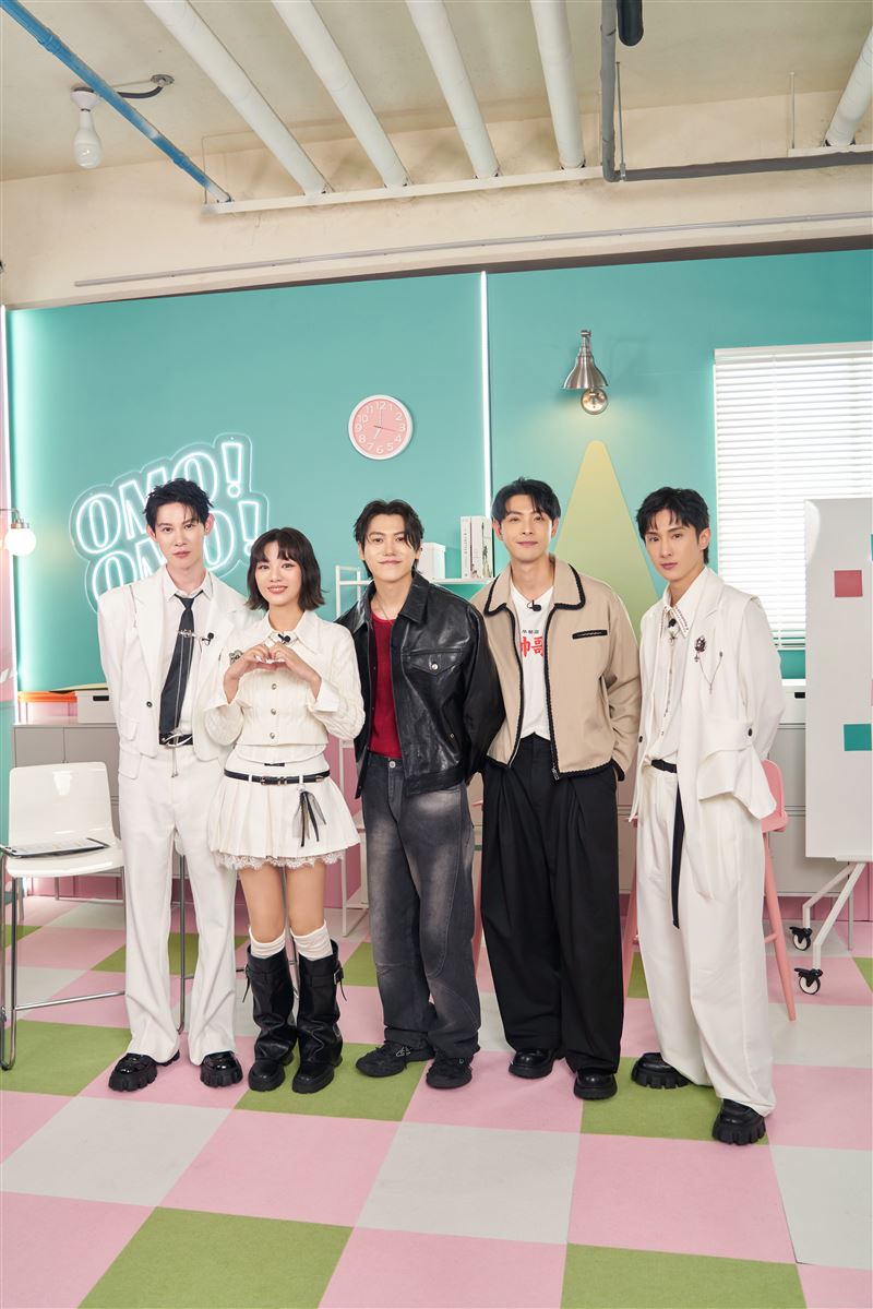 連晨翔與邱宇辰上夏和熙（左1）節目。（圖／快電商提供）