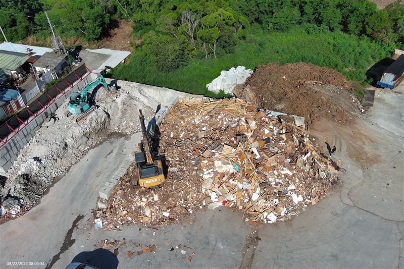 台中檢警「淨土專案」強力執法，瓦解組織性非法廢棄物清理鏈。(圖／台中地檢署提供)