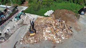 「淨土專案」強力執法，GPS追蹤，周姓男子，非法廢棄物集團，沙鹿區土地，偽裝停車場，獲利2311萬，起訴104人(圖／台中地檢署提供)