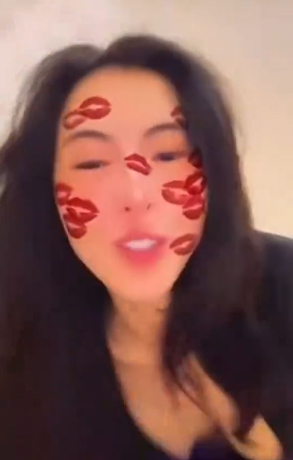 張柏芝發出躺在床上的自拍影片,讓不少粉絲直呼太辣了。(圖/翻攝自IG @cecilia_pakchi_cheung)